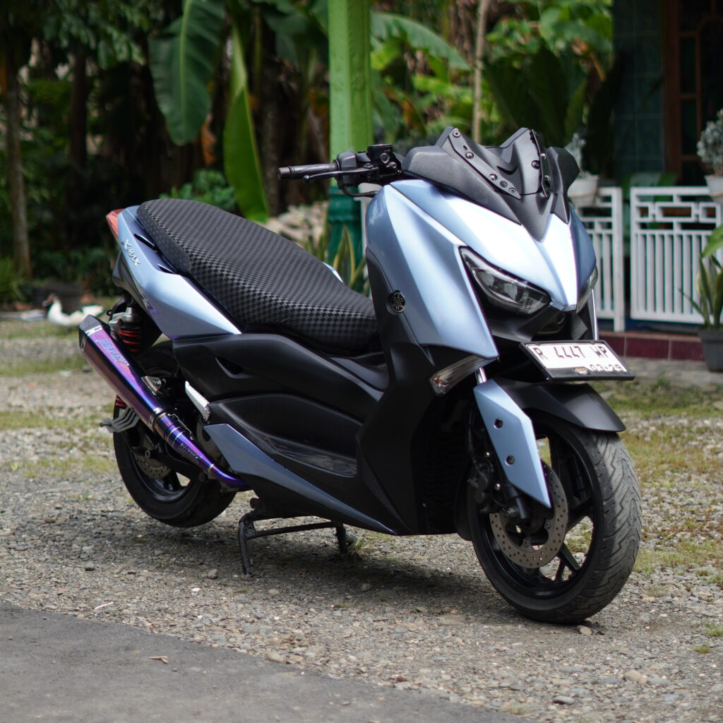 Xmax 250/300 motorcycle